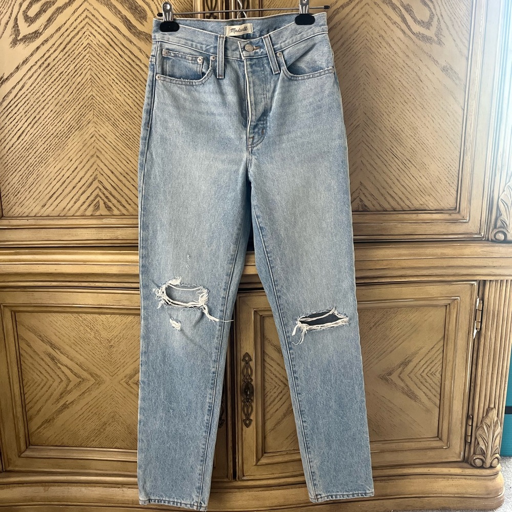 Madewell light wash ripped jeans size 24